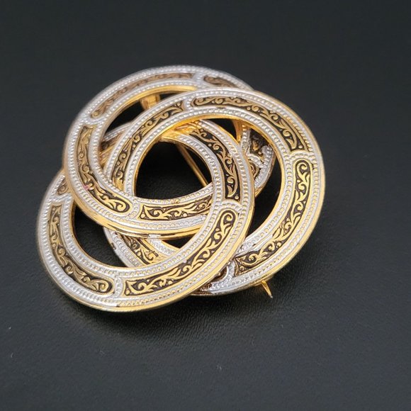 Damascene Gold Tone Interlocking Circles Brooch Pin Made in Spain Vintage - Picture 3 of 6